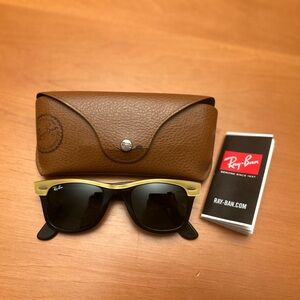 Ray-Ban Black Lenses with Gold Frame Wayfarer Sunglasses